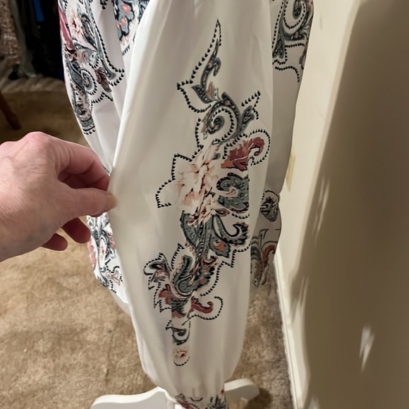 Inc faux wrap blouse. Blue paisley and floral , sz large - Picture 6 of 12